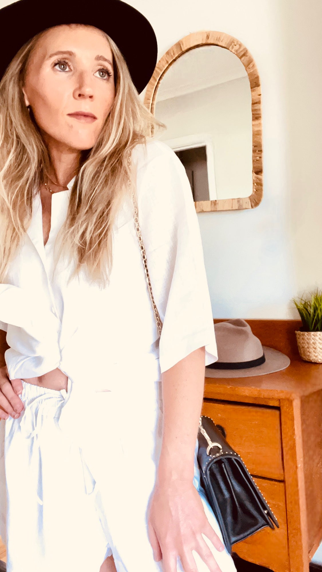 TWO LEFT- The Luna- White 100% Linen Shorts