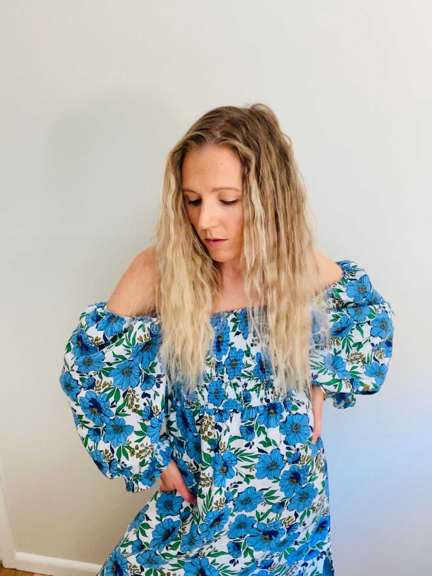 ONE LEFT- The Lola- Azure Posy