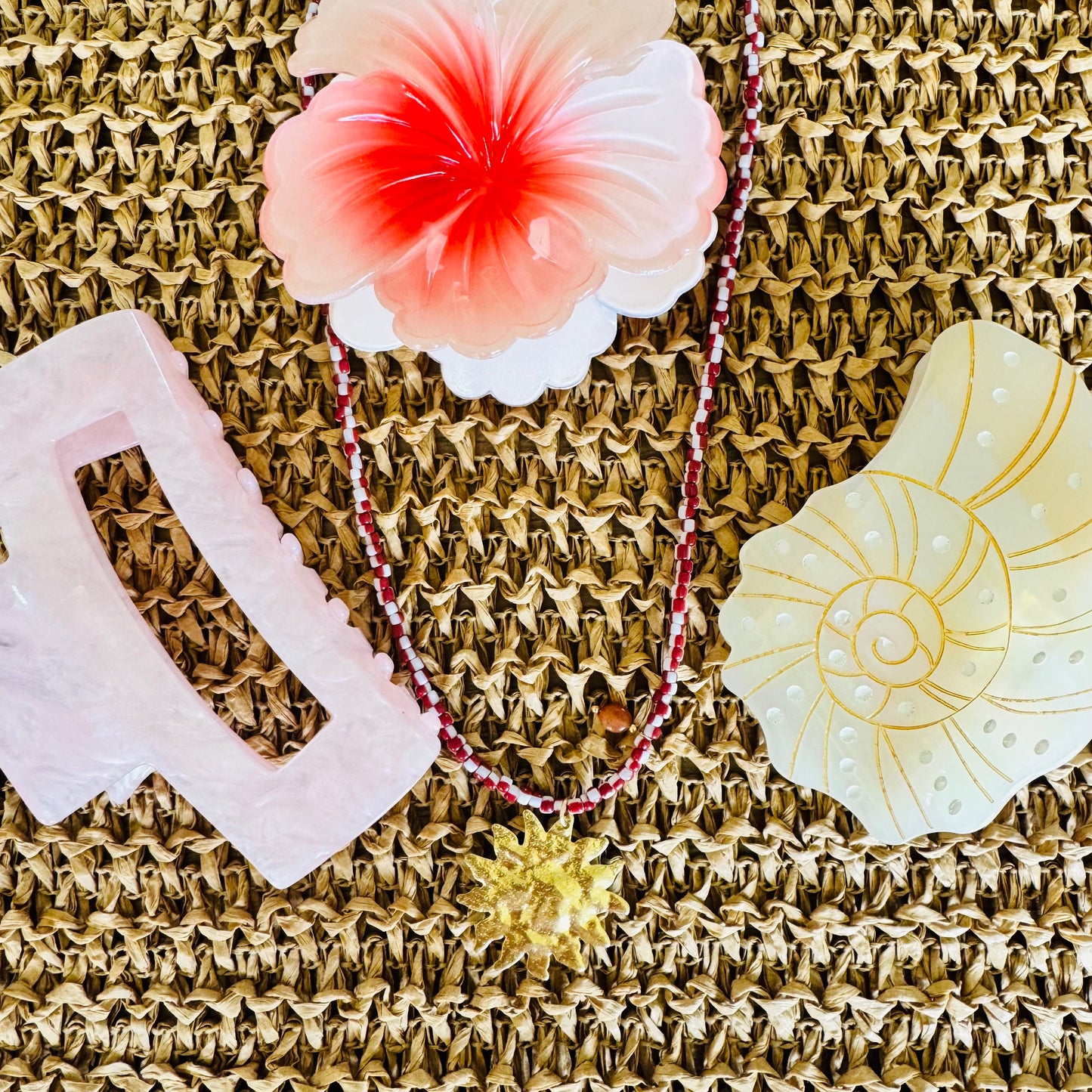 Hibiscus hair clip in Tangerine